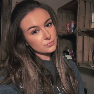 Meet your Posher, Holly